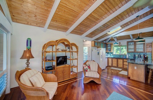 Keaau House | Hale Ki'i Maka Manu 4 Bedroom Home by RedAwning
