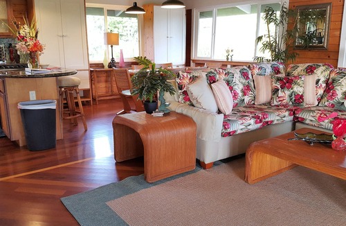 Keaau House | Hale Ki'i Maka Manu 4 Bedroom Home by RedAwning