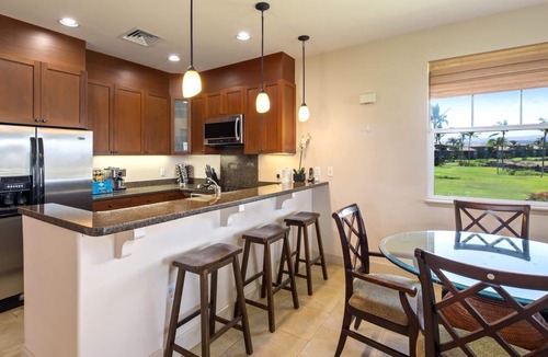 Waikoloa Condo | Halii Kai 2 Free Rental Cars KBM Resorts Oceanfront 2-bedroom Luxury Condo On Big Island Halii Kai Resort 2 Units, 5 Bedrooms Ml-1293