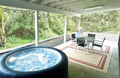 Orchidlands Estates House | Hawaiian Forest Retreat - King Suites with Hot Tub and AC