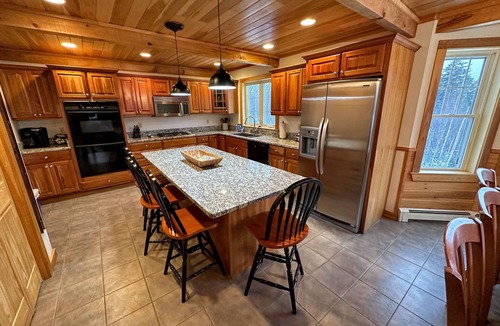 Carroll House | HL96 Single family home with views and lots of space! Privacy, convenience, AC and Dog Friendly!