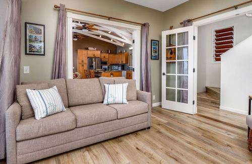 Kahaluu Bay House | HOKU'EA HALE Oceanfront Private Home with Hot Tub