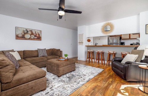 Historic Kailua Village Condo | Kailua Bay Resort#4-206: HEART OF DOWNTOWN, OCEAN VIEWS, CORNER UNIT!