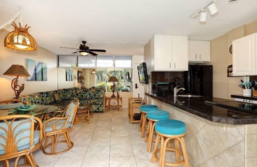 Kihei Condo | Kamaole Nalu, #102 2 Bedroom Condo by RedAwning