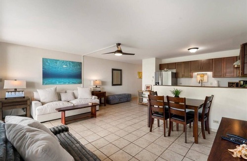 Kihei Condo | Kihei Alii Kai A 302 - HUGE lanai! Kamaole Beach is steps away