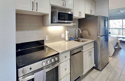 Kihei Apartment | Kihei Bay Surf 227 by Maui Rental Group