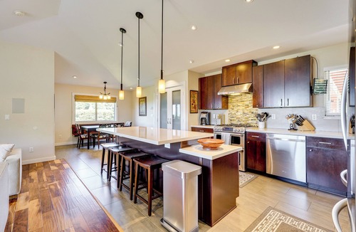 Kailua-Kona Cottage | Kona Coast Hideaway w/Patio & Pacific Ocean Views