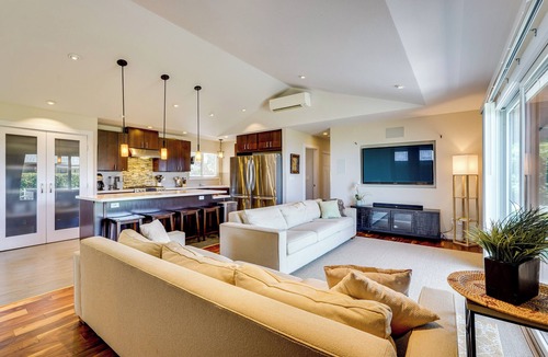 Kailua-Kona Cottage | Kona Coast Hideaway w/Patio & Pacific Ocean Views