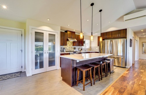 Kailua-Kona Cottage | Kona Coast Hideaway w/Patio & Pacific Ocean Views