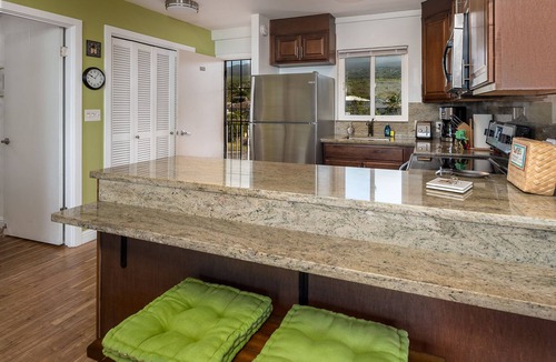 Historic Kailua Village Condo | Kona Oceanview Penthouse in Kailua Village - Best Ironman location/Kona view!