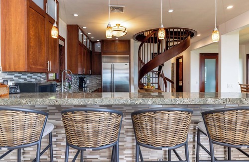 Haleiwa House | Large Luxury Beachfront Family Estate Chun's Reef A/C Hot Tub