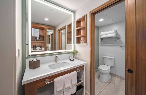 Kaanapali Hotel | Luxurious Resort in The Heart of Maui! 3 Units, Steps to Honokowai Beach Park