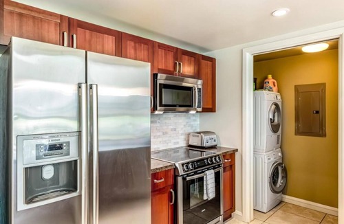 Honokowai Resort | Maui Lahaina Resort 2 Bedroom Sleeps 6
