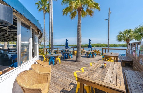 Ruskin House | Nautical Themed First Floor Unit w/Kitchen and Great Water Views | The Inn at Little Harbor