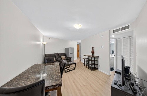Downtown Honolulu Condo | NEW! Chic DT Honolulu Executive Condo