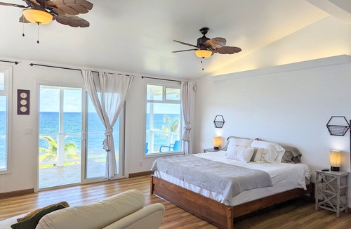 Keaau House | Ocean FRONT Home - Whale Watching Starts Nov-May! BOOK NOW!