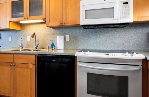 Kailua-Kona Condo | Ocean Front With Private Lanai - In-unit AC - Vrkcv