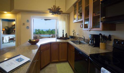 Kahaluu Bay House | Ocean View Villa at Kahaluu Beach