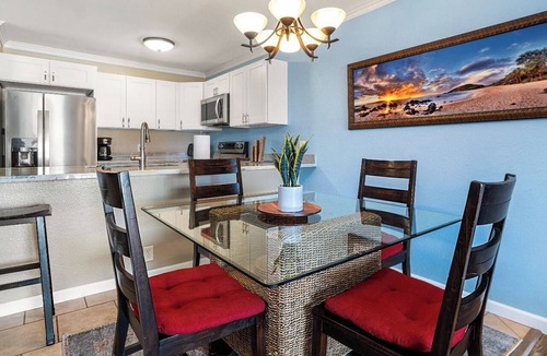 Kailua-Kona Condo | Oceanfront - Free Concierge - Wifi - Top Floor - Vrkcv
