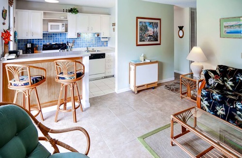 Kailua-Kona Apartment | Oceanview Kailua-kona Condo With Private Balcony!
