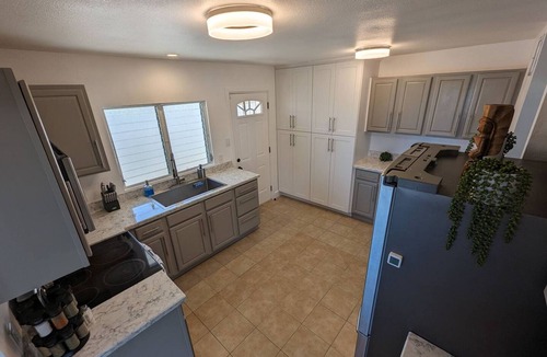 Waianae House | Panoramic Viewhouse Only 2-min Drive To Beach