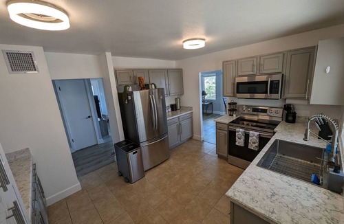 Waianae House | Panoramic Viewhouse Only 2-min Drive To Beach