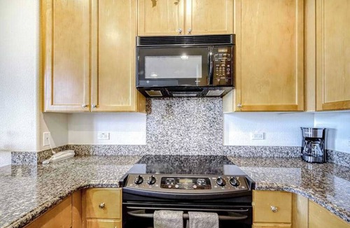 Waikoloa Villa | Plan a Golf Getaway Near the Beach with Pools & Fitness Facility