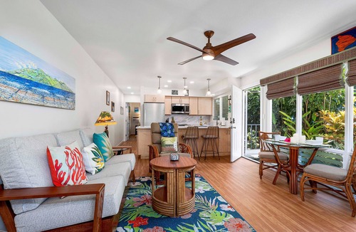 Kailua-Kona Condo | Premier Ocean Front Complex - No Stairs! - AC - Vrkcv