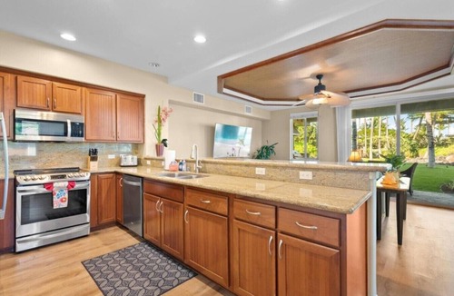 Kamuela Villa | Private Mauna Lani Golf Villa Beach Club Access, Bikes, Pool & Lanai BBQ