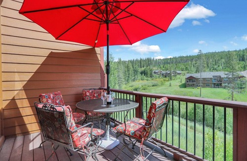 Rendezvous Villa | Rendezvous - Majestic Views|Hike|Bike|Ski and Ski Locker Available!