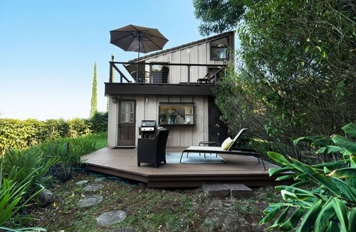Makawao Cottage | Rustic yet modern Upcountry retreat with breathtaking views!
