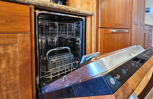 Diamond Head - Kapahulu - St. Louis Apartment | Sans Souci 903 Gorgeous apartment in Honolulu perfect for your next getaway