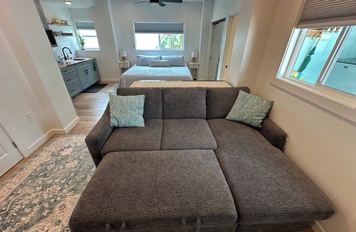 Punaluu Apartment | Studio with AC and kitchenette