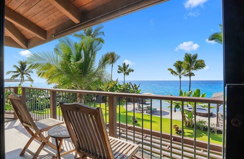 Kahaluu Bay House | Summer Deal Kona Oceanfront Estate with Pool Water Slide Guest House
