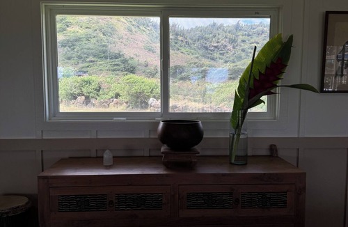 Kahuku Cottage | Tranquil 1-bedroom cottage across from the beach perfect for North Shore getaway