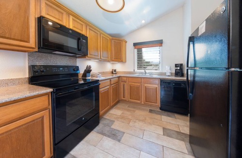 Princeville Hotel | Two 1BR Condos w/Pool & Jacuzzi + Lanai + Beach Gear