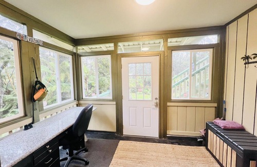 Ohia Estates Cottage | Volcano Retreat - 2BR 2BA Kitchen Fireplace Near NP