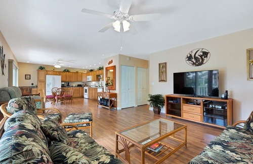 Kahaluu Bay Condo | 🏖️Walk to Kahaluʻu Snorkel Beach | 2BR w/A/C & Views
