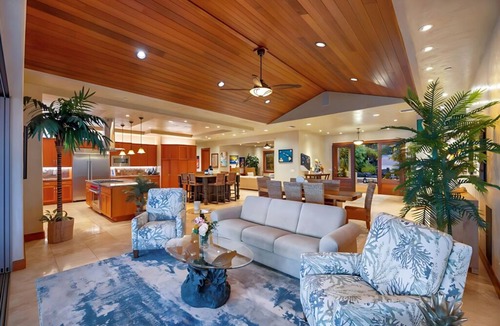 Historic Lahaina Front Street House | Wili Okai Villa