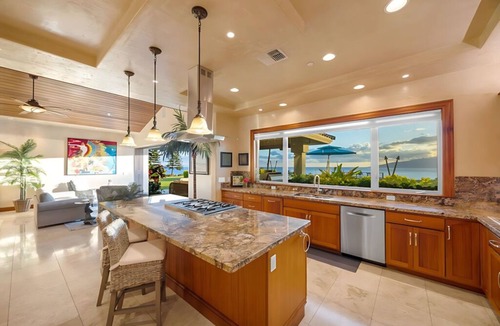 Historic Lahaina Front Street House | Wili Okai Villa