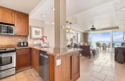 Kihei Condo | Your Refreshing Escape by the Ocean! Marvelous Views - Royal Mauian 209