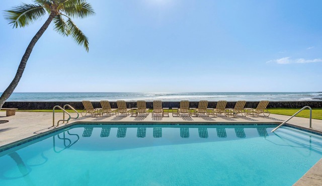1 Mi to Magic Sands: Waterfront Big Island Condo