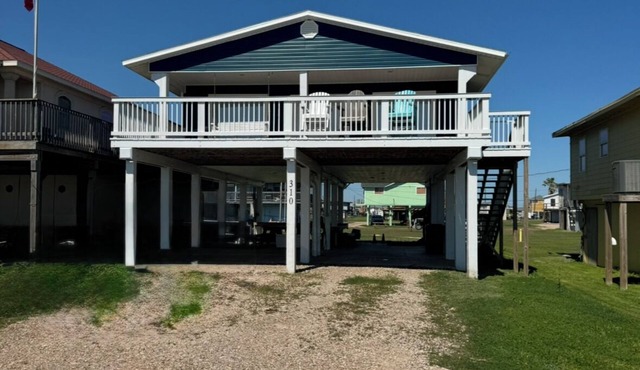 2-bedroom house in peaceful Surfside Beach and beautiful view of the gulf in Surfside Beach