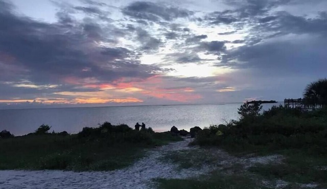 2 bedrooms 1 bath first floor condo on Anastasia Island. Minutes from beach. in St Augustine