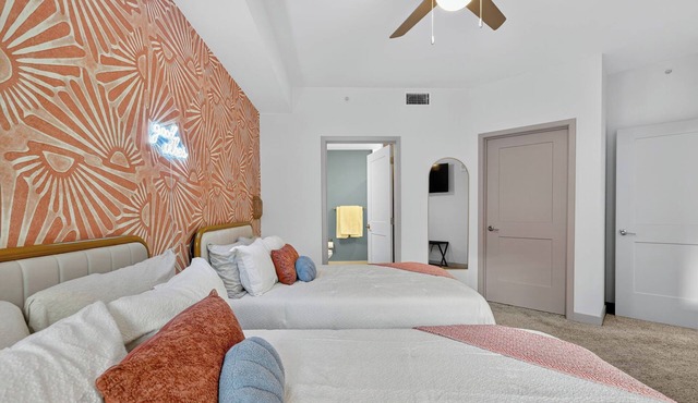 2 BR suite w/game room and amenities in Jacksonville