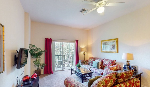 3rd floor condo w/ basketball court, pools, tennis court, gym, near theme parks in Davenport