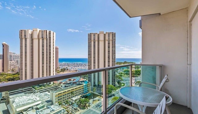 Ala Moana Beautiful Ocean View Studio 2324 in Honolulu