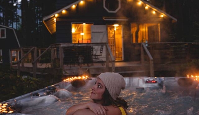 Amos- Iconic River front+Hot Tub+Sauna+Cold Plunge in Index