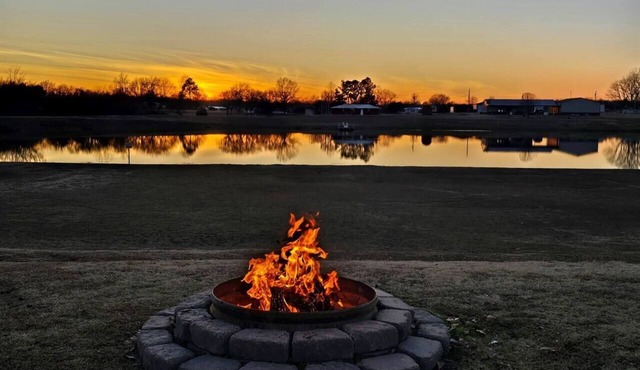 Angler Hideaway | Belle Starr Marina | Pool | Fish in Checotah