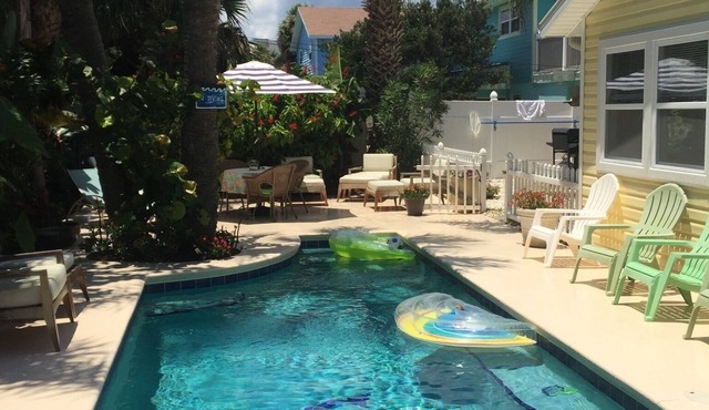 BAREFOOTIN' OCEANVIEW DUPLEX WITH HEATED POOL Unit B in Saint Augustine Beach